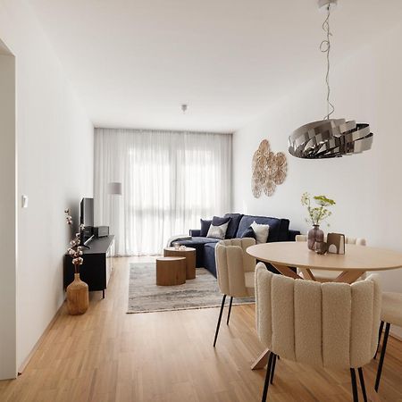 Coho City Apartments Mit Hauseigener Tiefgarage Виена Екстериор снимка