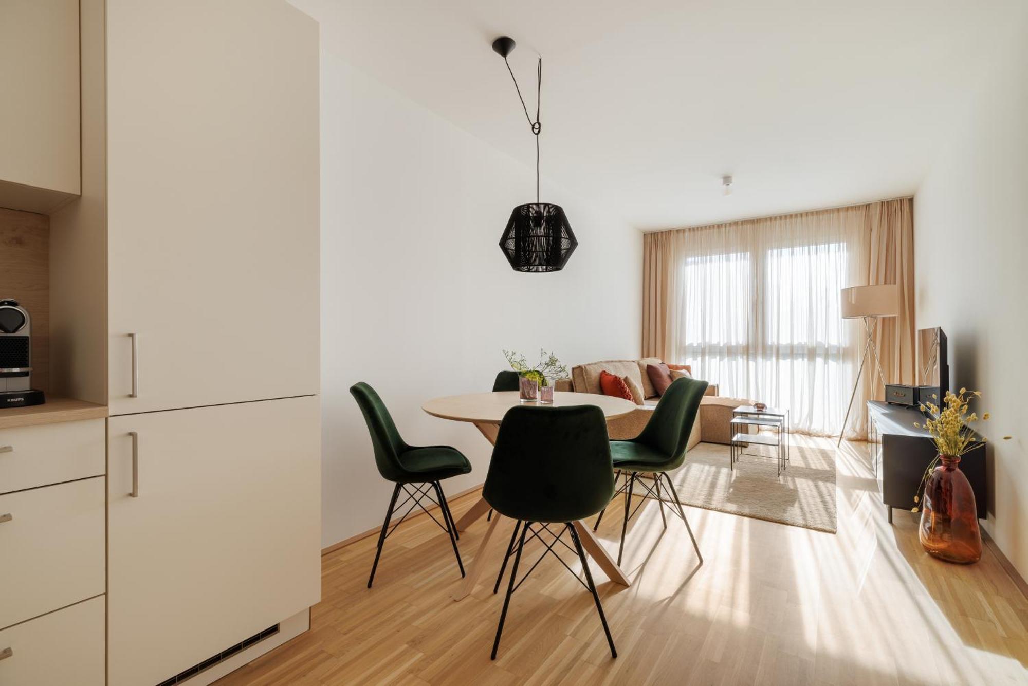Coho City Apartments Mit Hauseigener Tiefgarage Виена Екстериор снимка