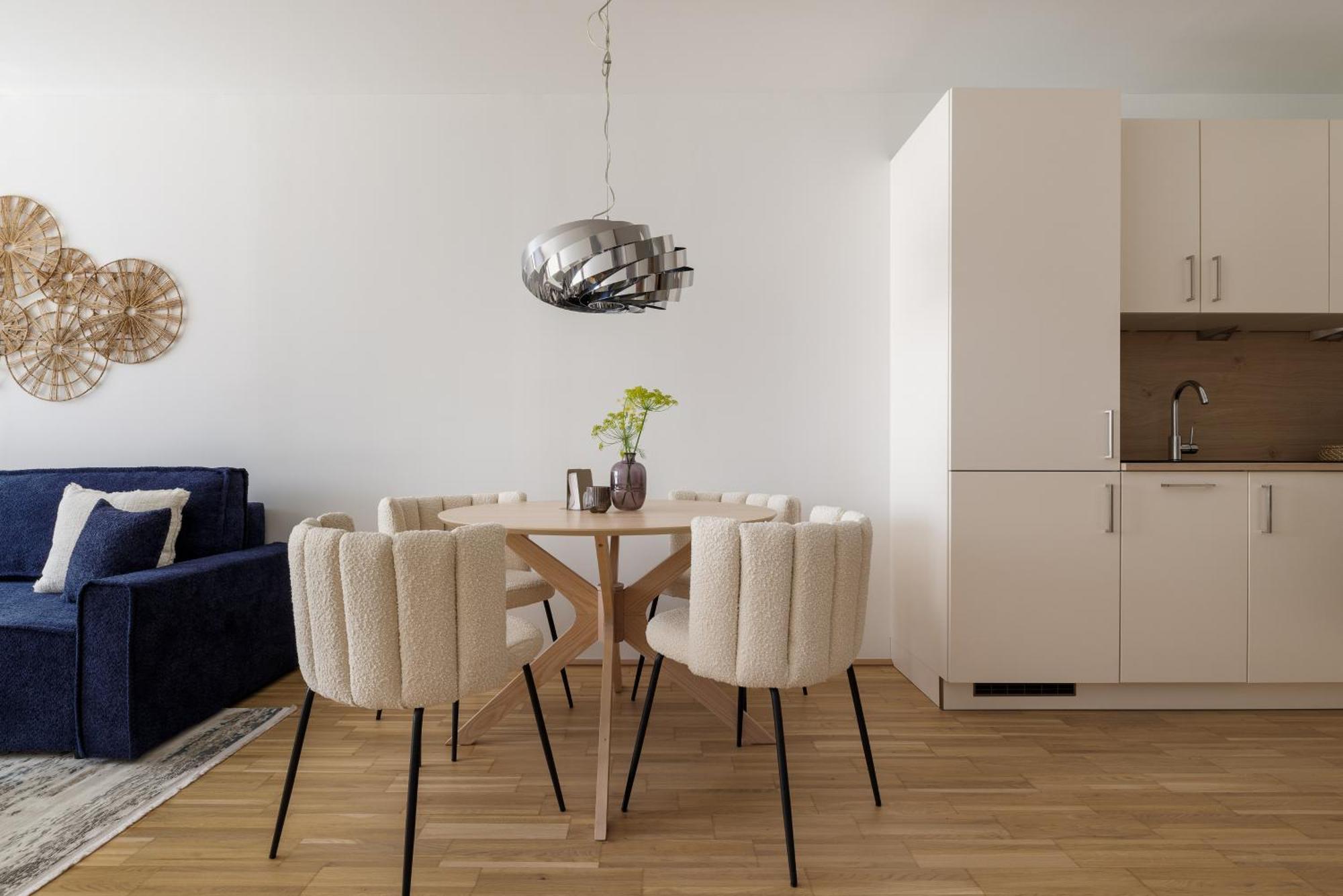 Coho City Apartments Mit Hauseigener Tiefgarage Виена Екстериор снимка