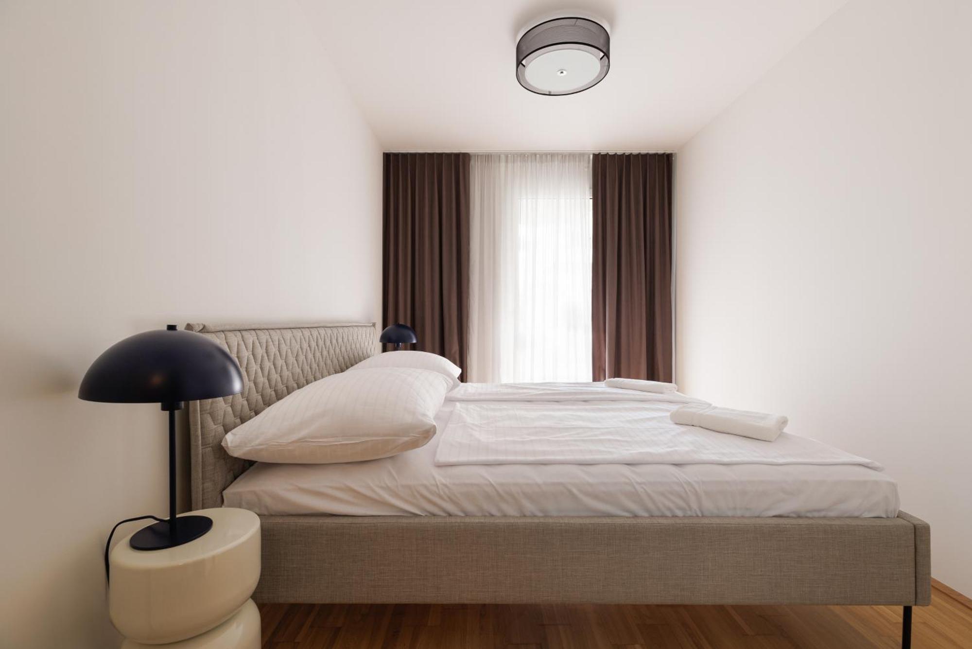 Coho City Apartments Mit Hauseigener Tiefgarage Виена Екстериор снимка