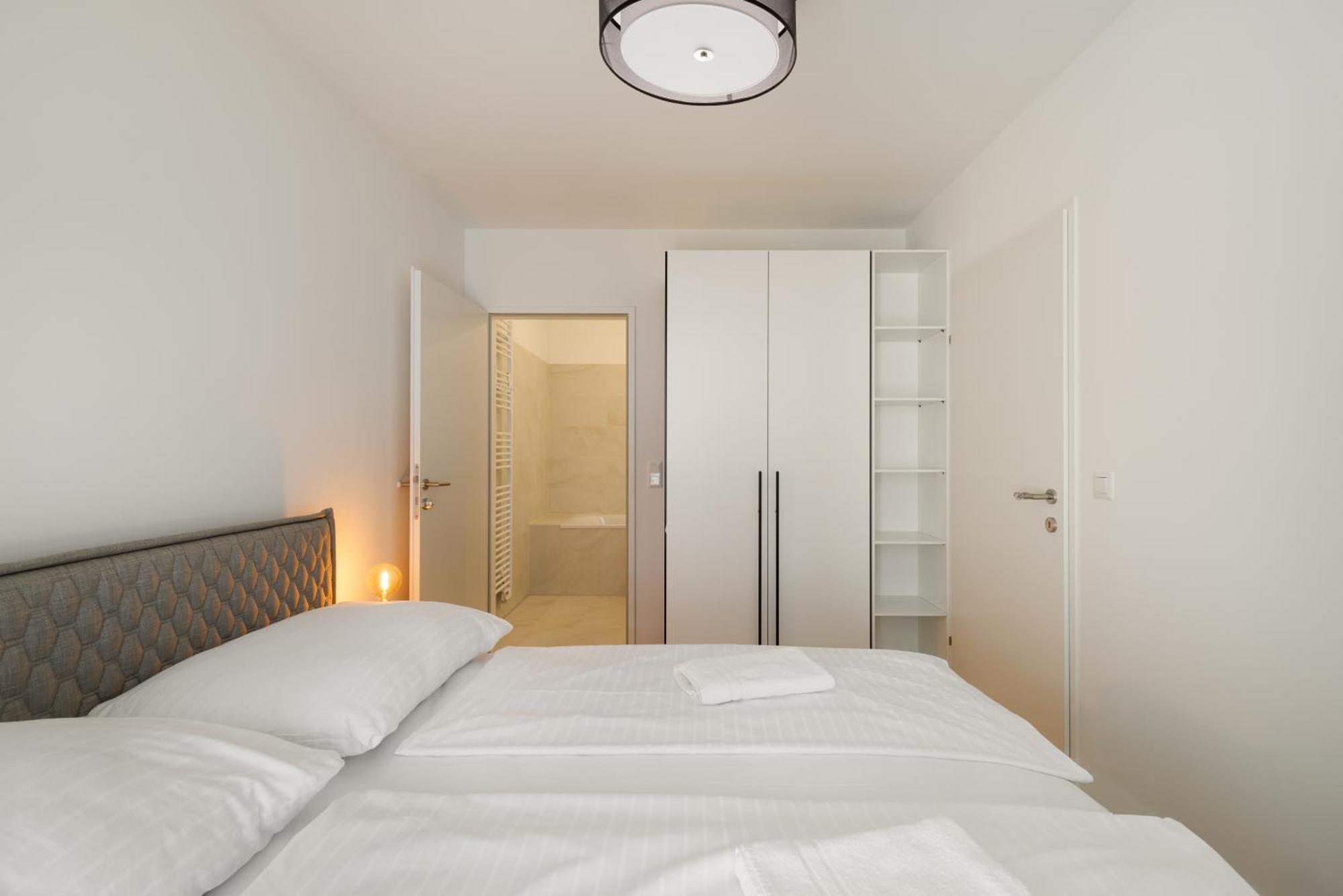 Coho City Apartments Mit Hauseigener Tiefgarage Виена Екстериор снимка