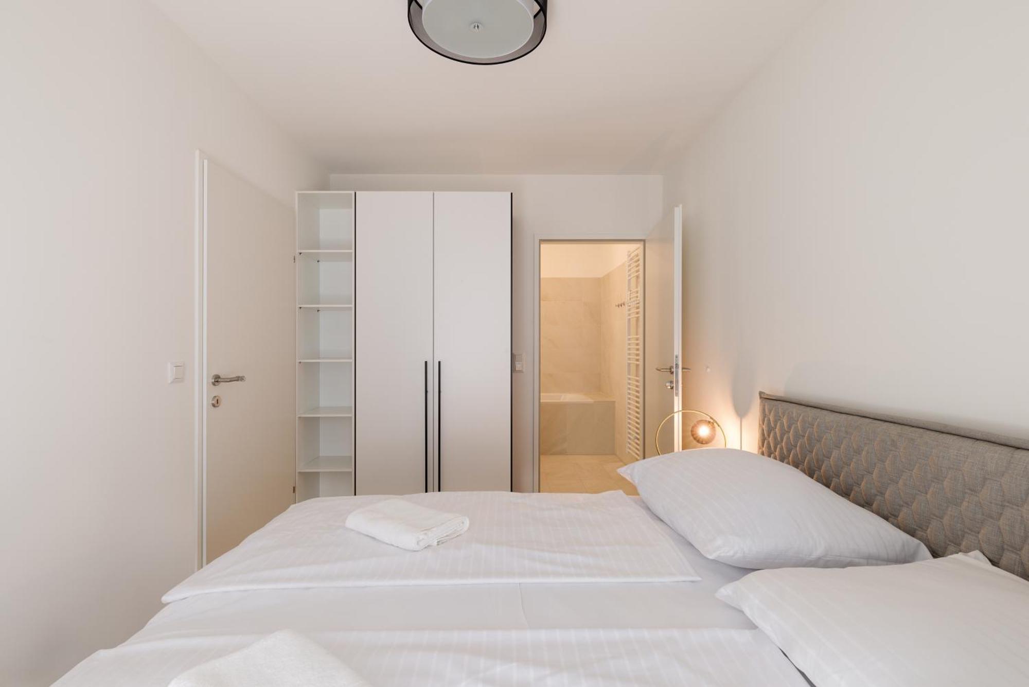 Coho City Apartments Mit Hauseigener Tiefgarage Виена Екстериор снимка