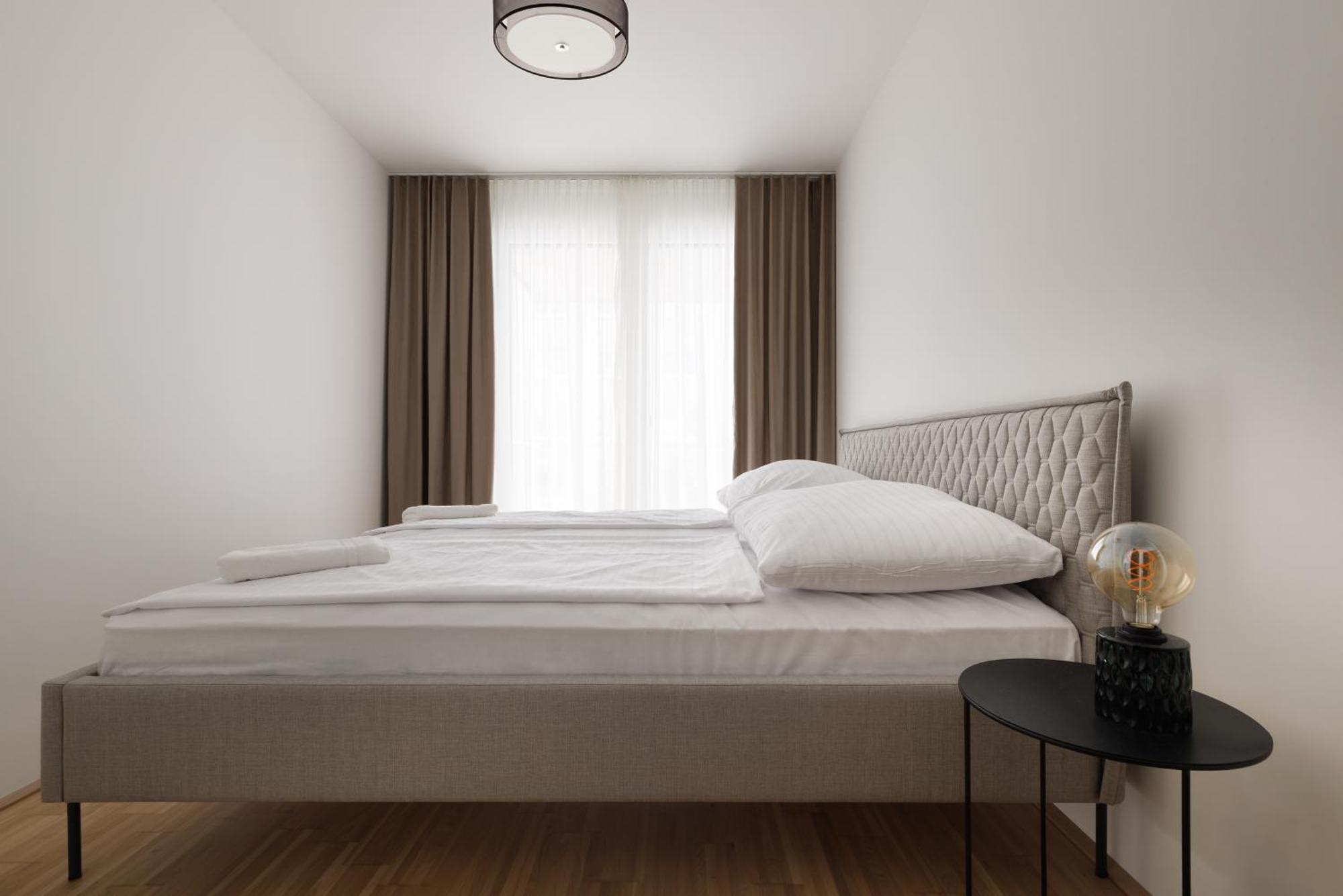 Coho City Apartments Mit Hauseigener Tiefgarage Виена Екстериор снимка