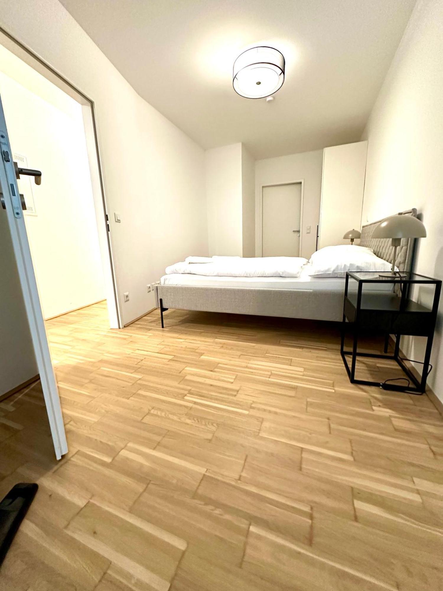 Coho City Apartments Mit Hauseigener Tiefgarage Виена Екстериор снимка