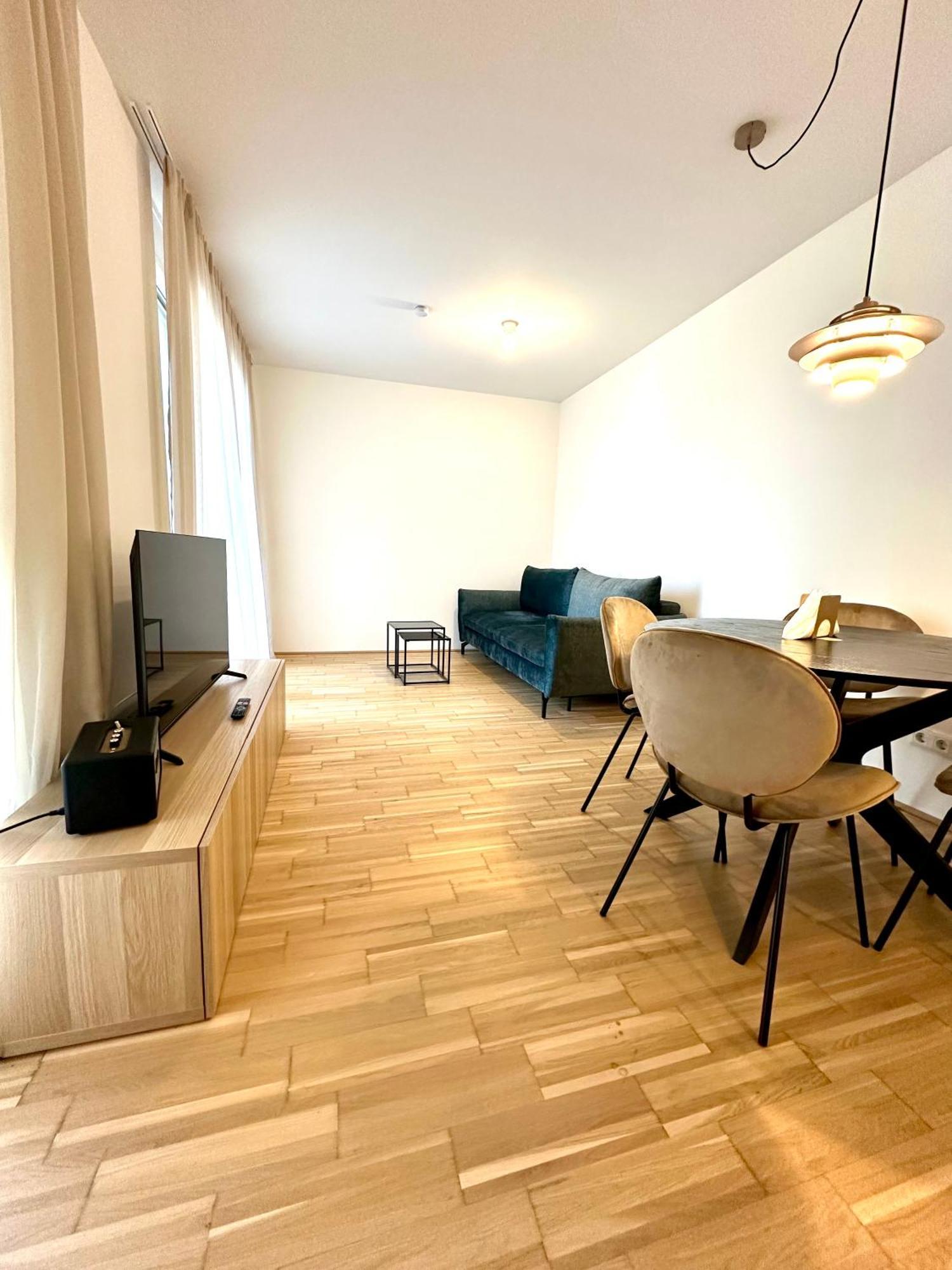 Coho City Apartments Mit Hauseigener Tiefgarage Виена Екстериор снимка