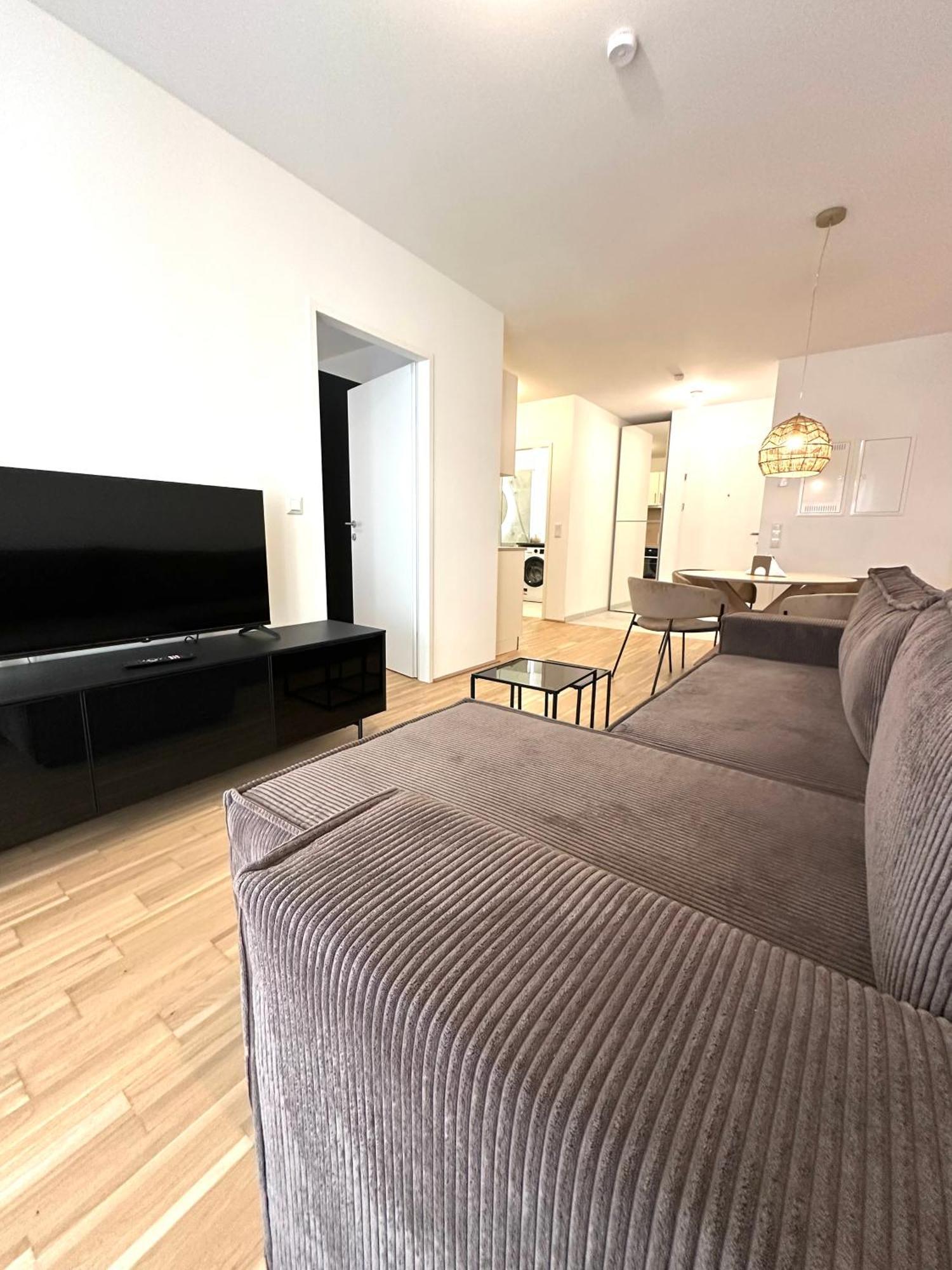 Coho City Apartments Mit Hauseigener Tiefgarage Виена Екстериор снимка