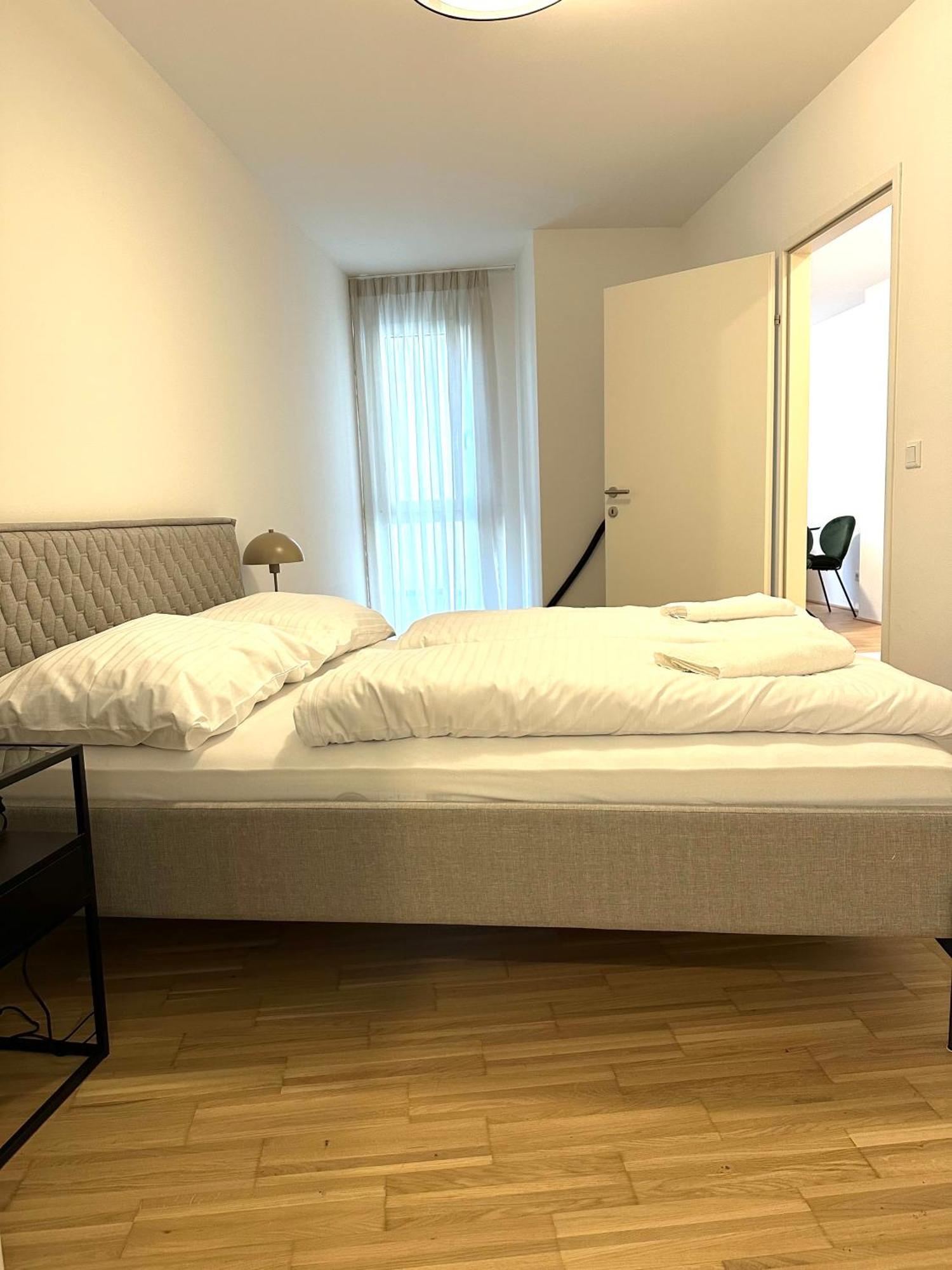 Coho City Apartments Mit Hauseigener Tiefgarage Виена Екстериор снимка