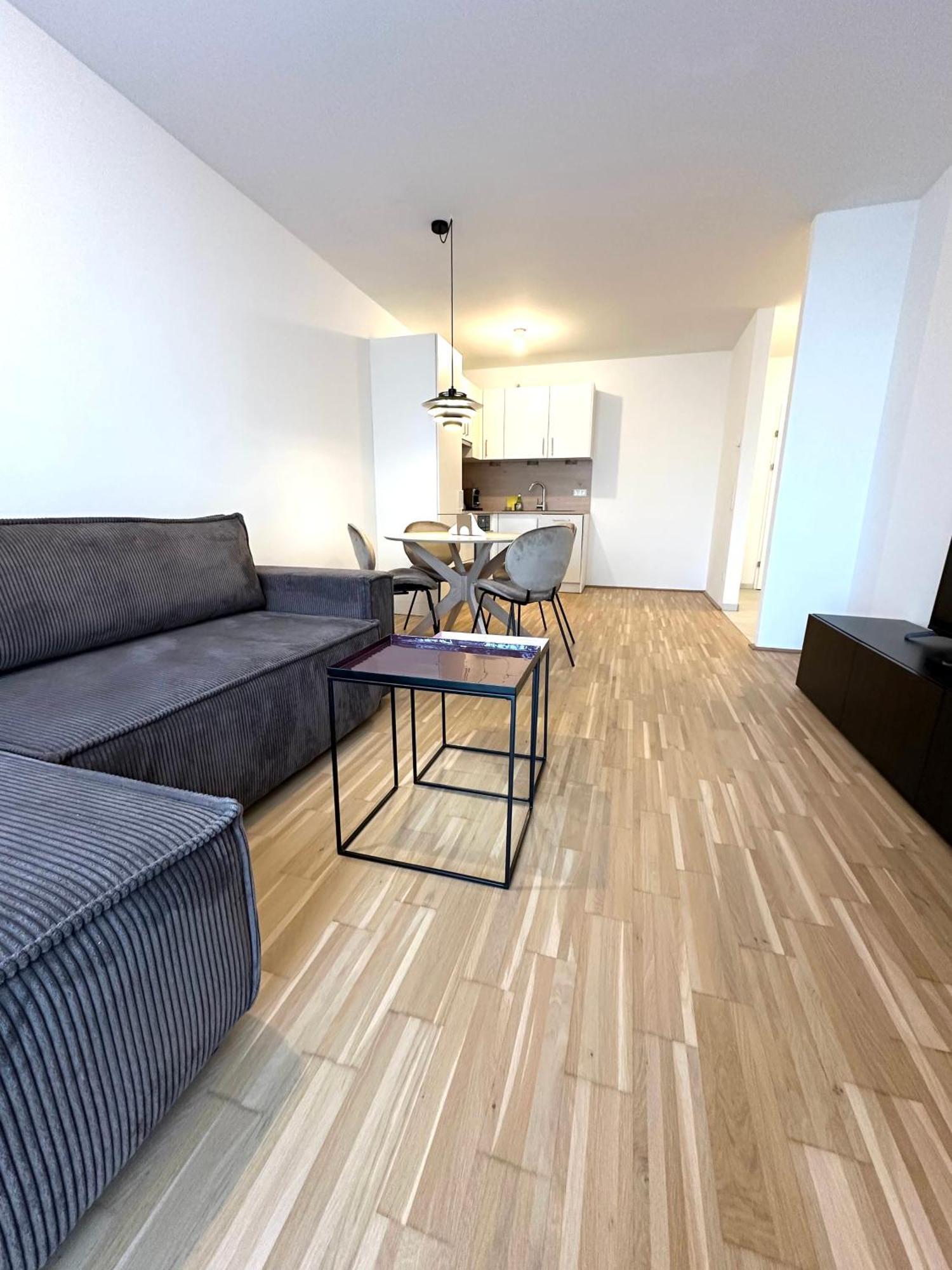 Coho City Apartments Mit Hauseigener Tiefgarage Виена Екстериор снимка