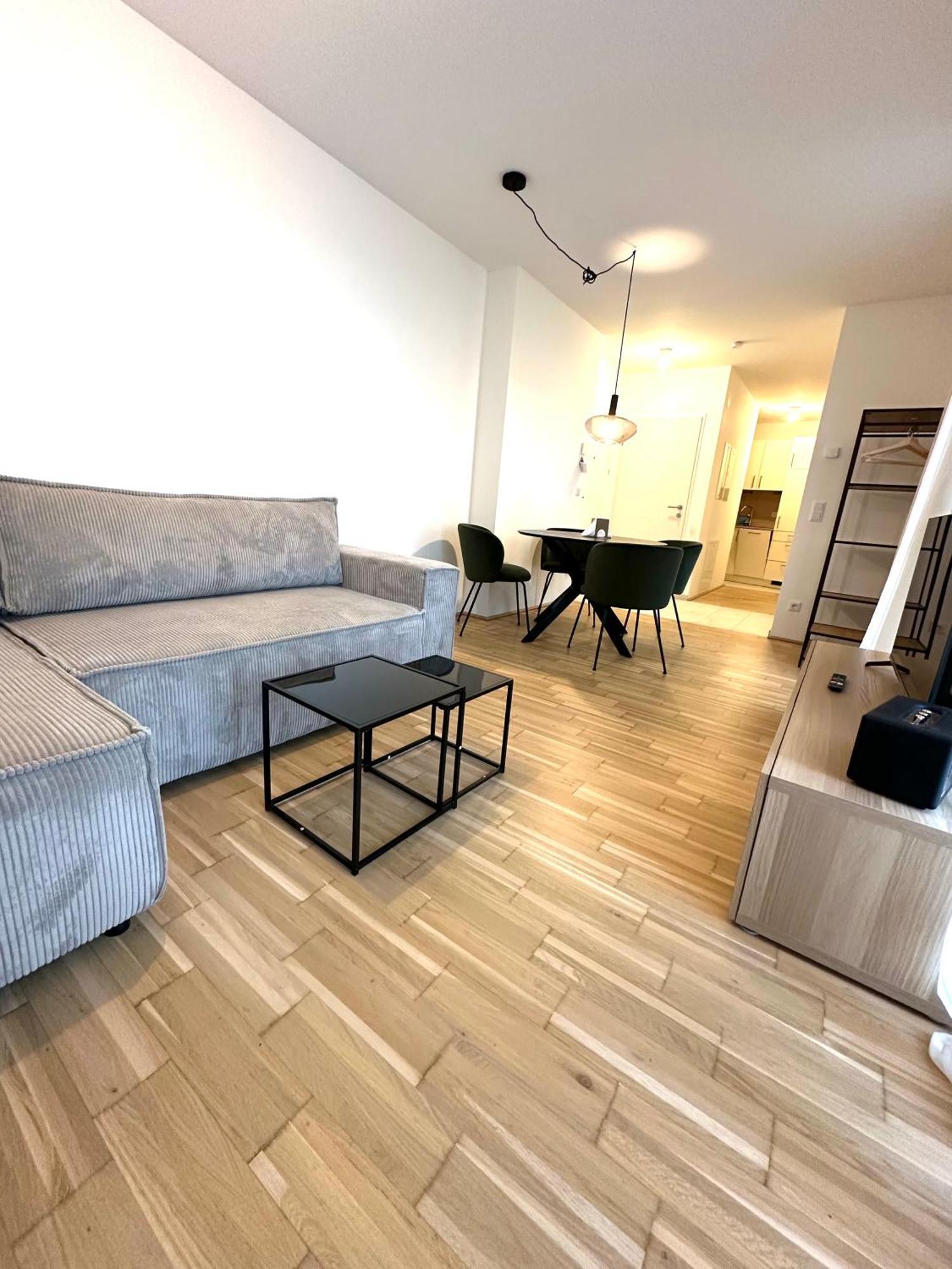 Coho City Apartments Mit Hauseigener Tiefgarage Виена Екстериор снимка