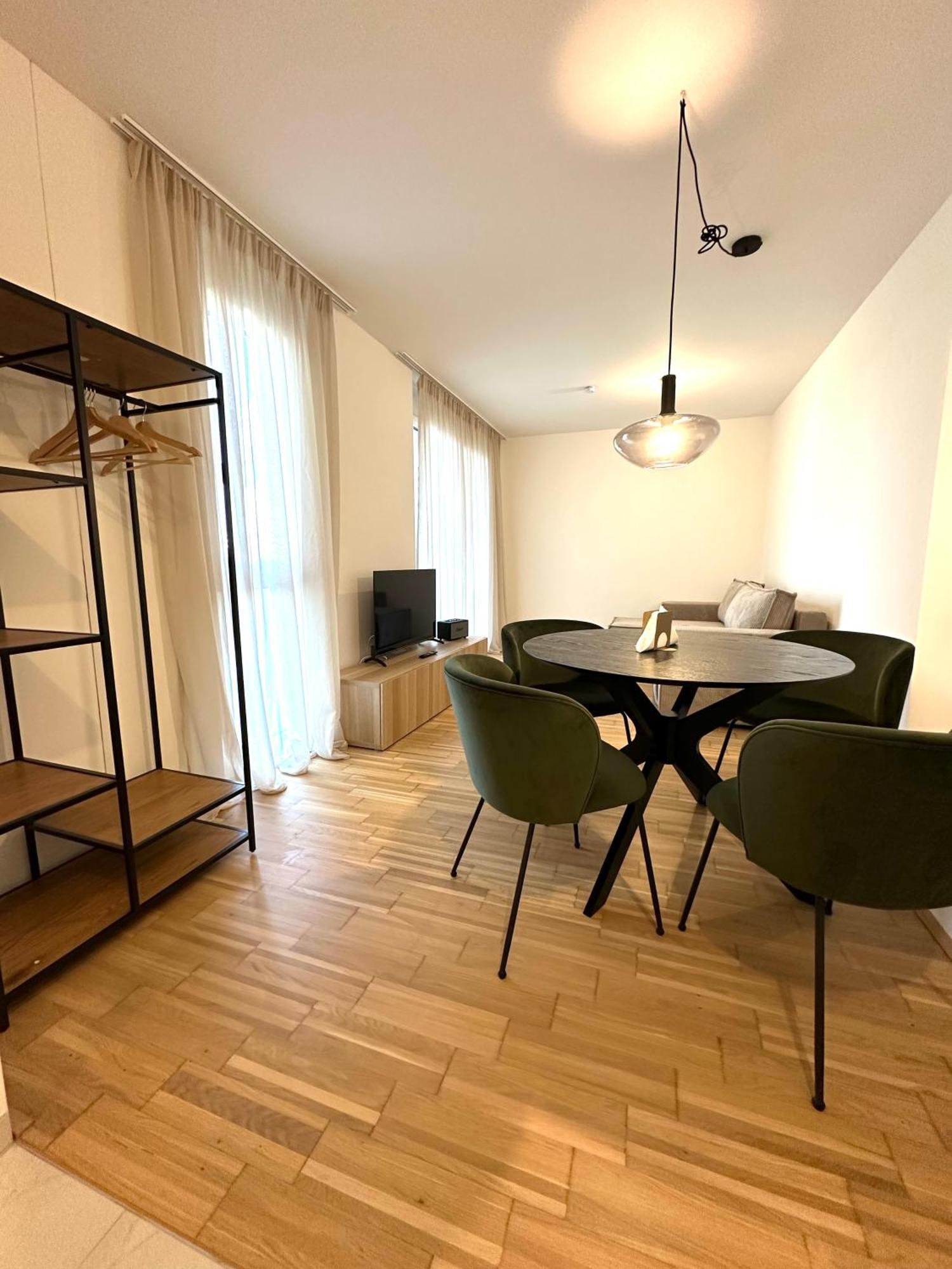 Coho City Apartments Mit Hauseigener Tiefgarage Виена Екстериор снимка