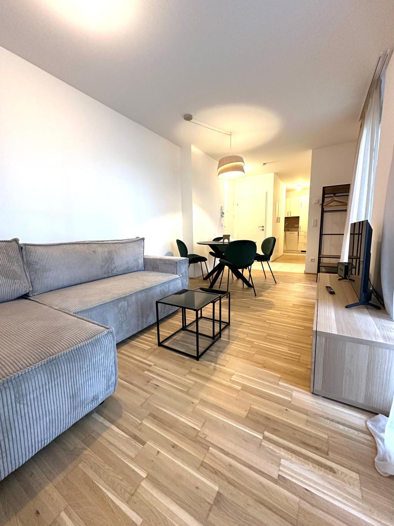 Coho City Apartments Mit Hauseigener Tiefgarage Виена Екстериор снимка