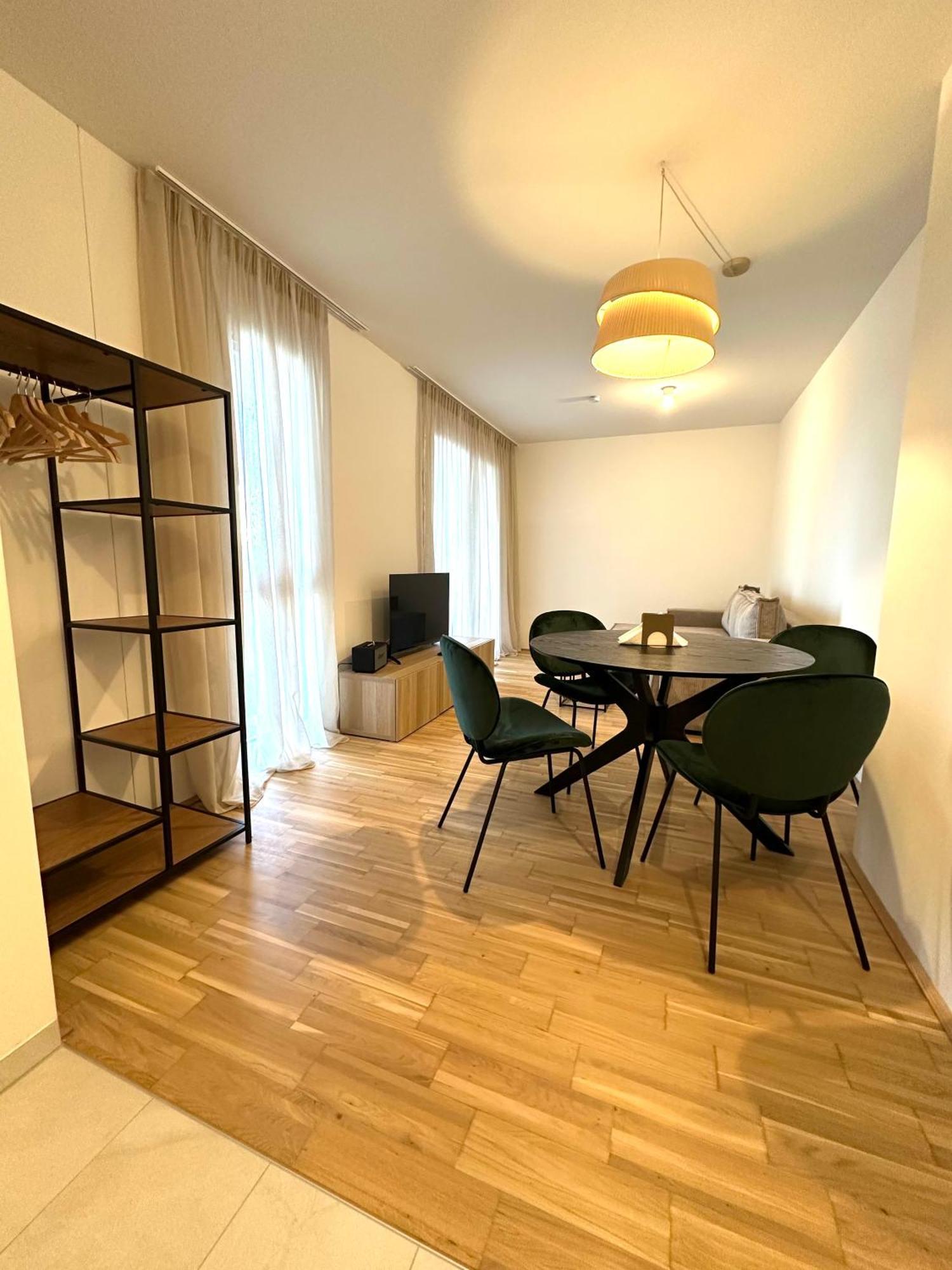 Coho City Apartments Mit Hauseigener Tiefgarage Виена Екстериор снимка