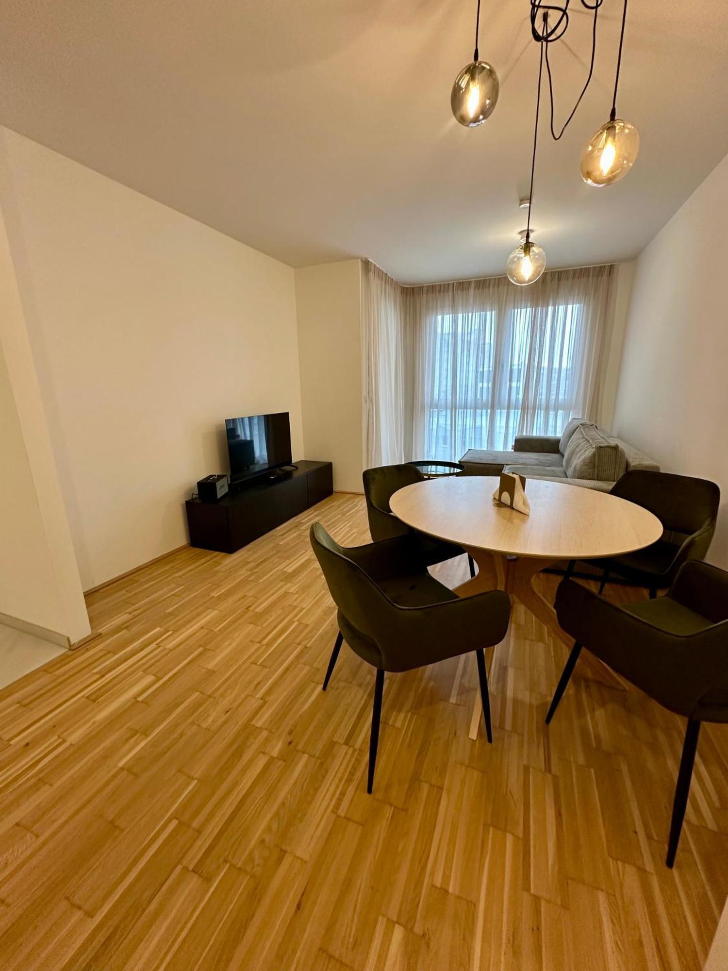 Coho City Apartments Mit Hauseigener Tiefgarage Виена Екстериор снимка