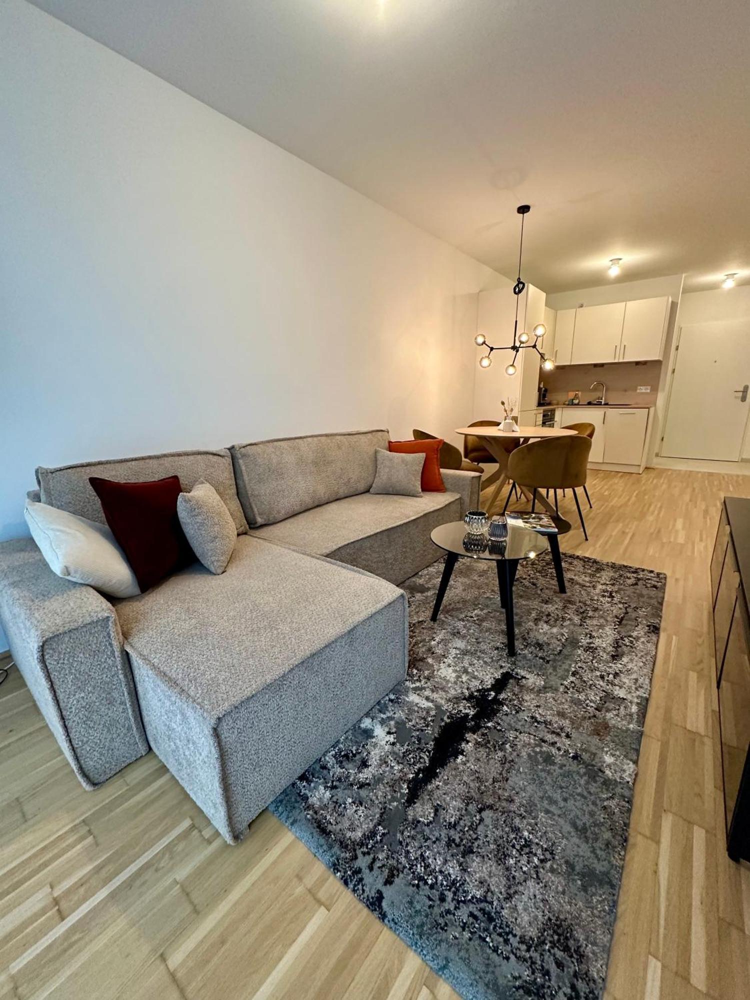 Coho City Apartments Mit Hauseigener Tiefgarage Виена Екстериор снимка