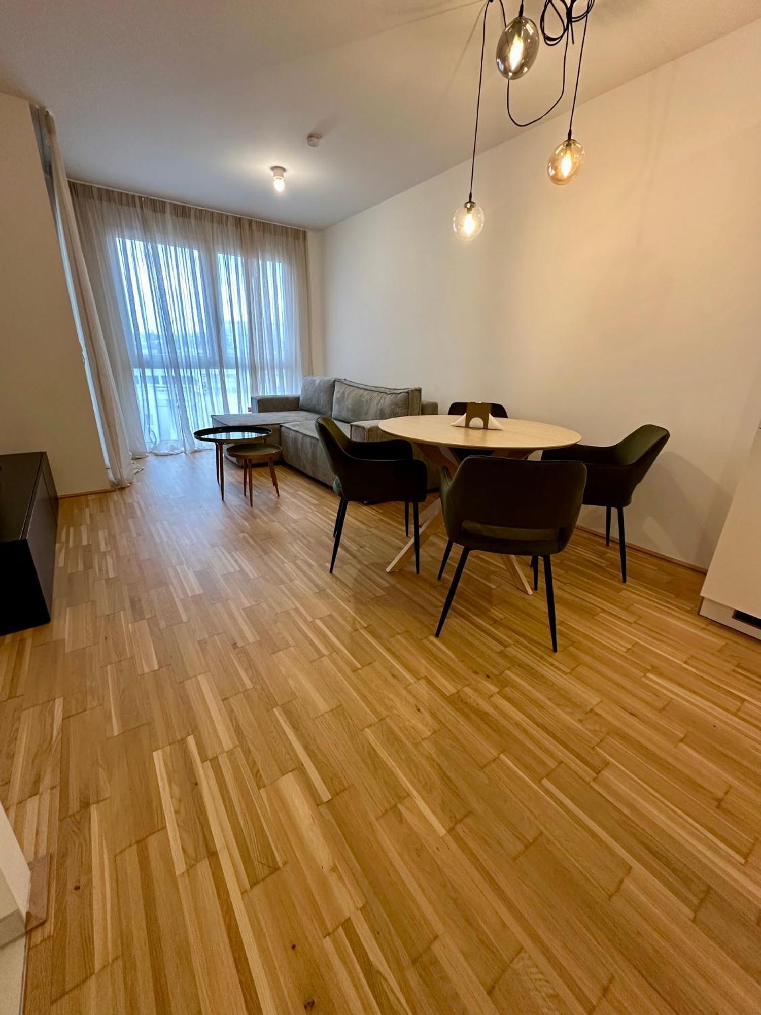 Coho City Apartments Mit Hauseigener Tiefgarage Виена Екстериор снимка