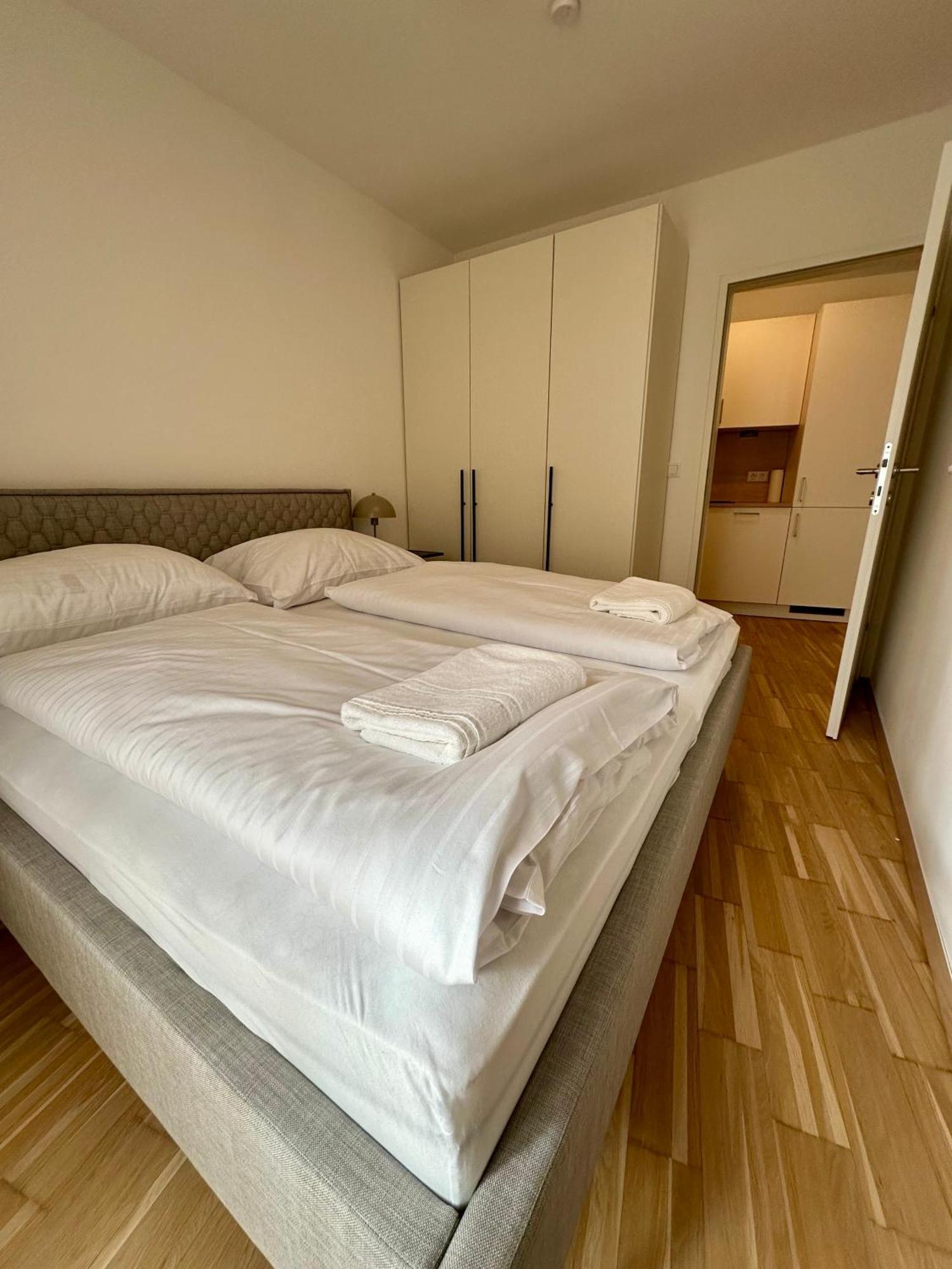 Coho City Apartments Mit Hauseigener Tiefgarage Виена Екстериор снимка