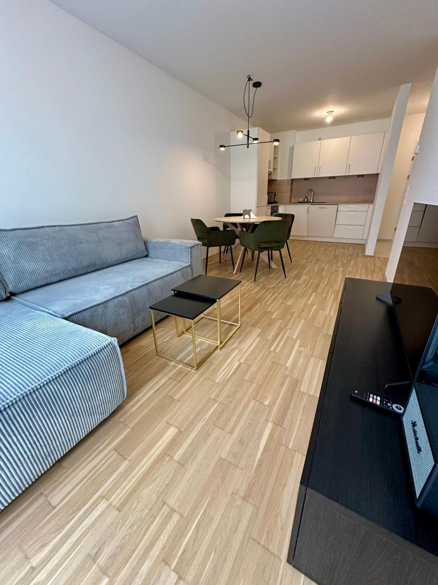 Coho City Apartments Mit Hauseigener Tiefgarage Виена Екстериор снимка
