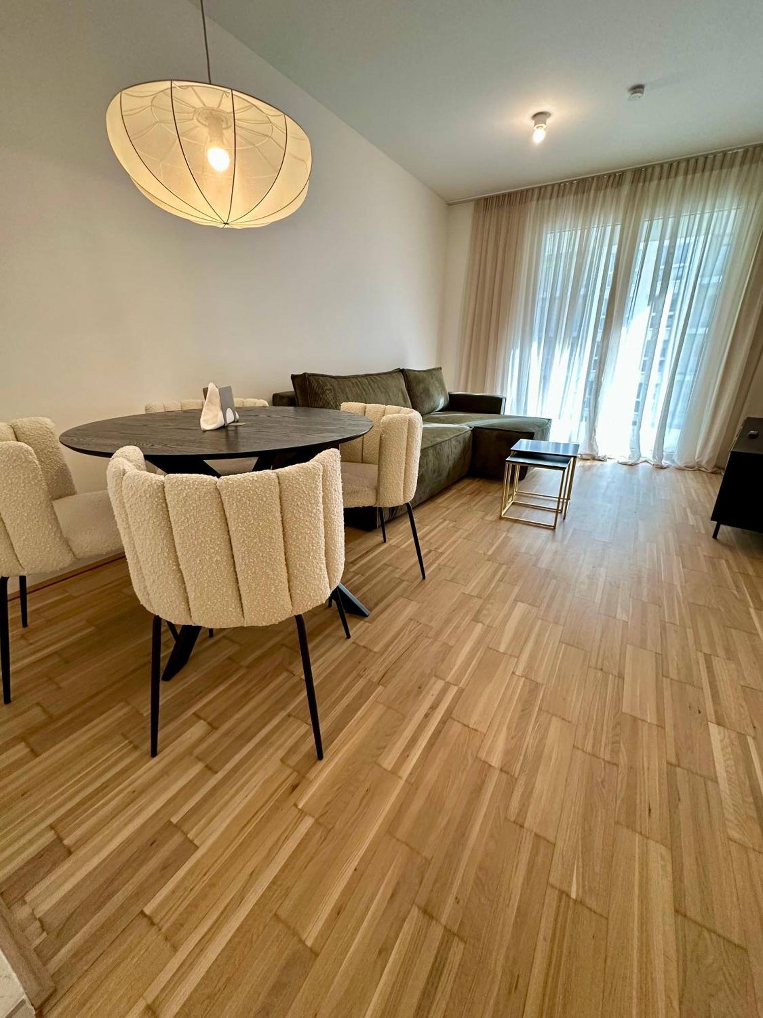 Coho City Apartments Mit Hauseigener Tiefgarage Виена Екстериор снимка