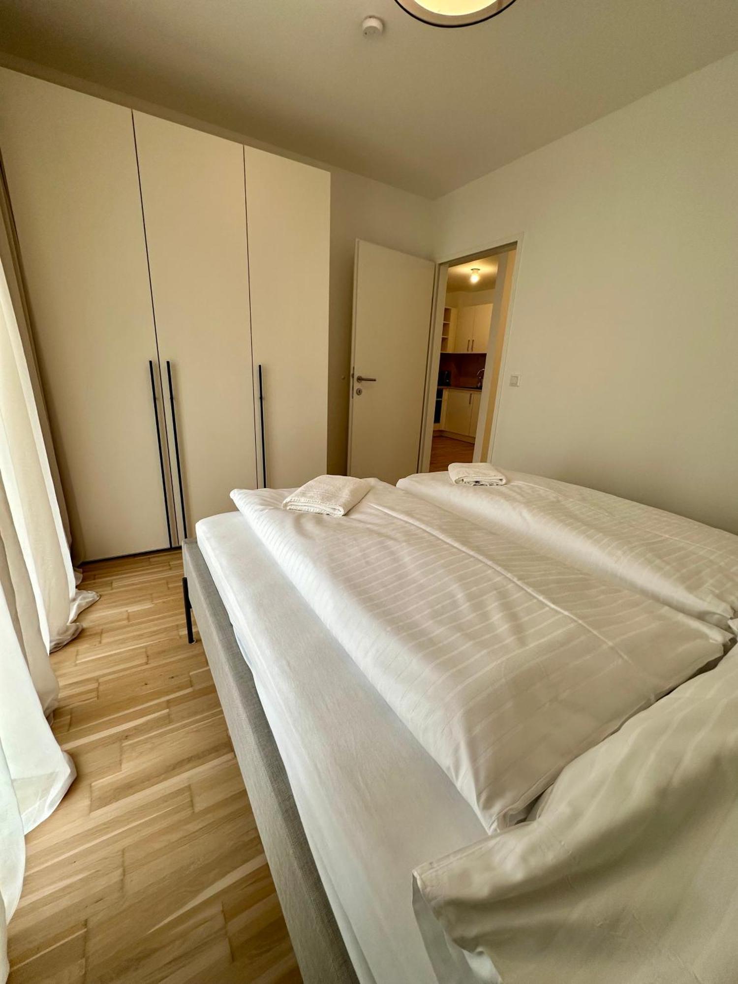 Coho City Apartments Mit Hauseigener Tiefgarage Виена Екстериор снимка
