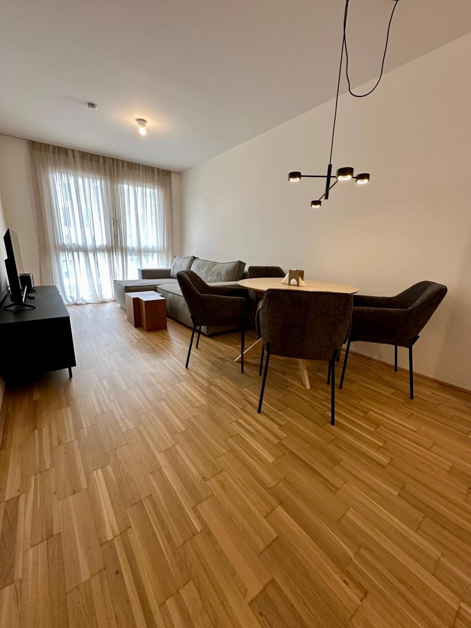 Coho City Apartments Mit Hauseigener Tiefgarage Виена Екстериор снимка
